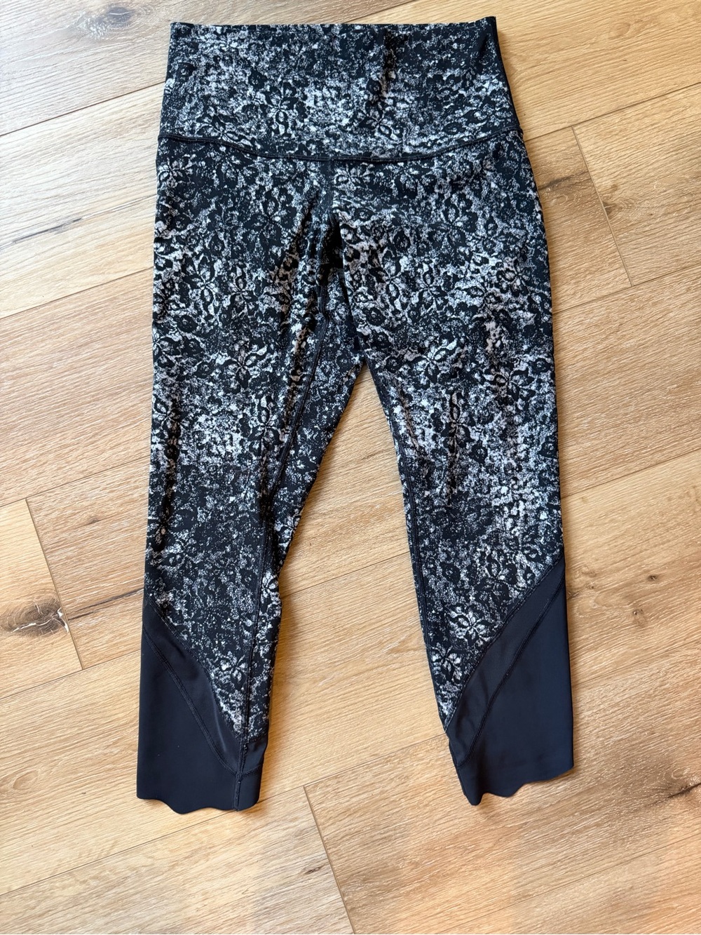 lululemon athletica Black & Gray Patterned Leggings